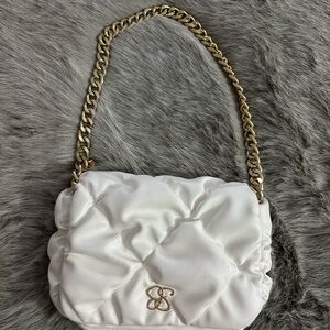 Elegant White Quilted Shoulder Bag